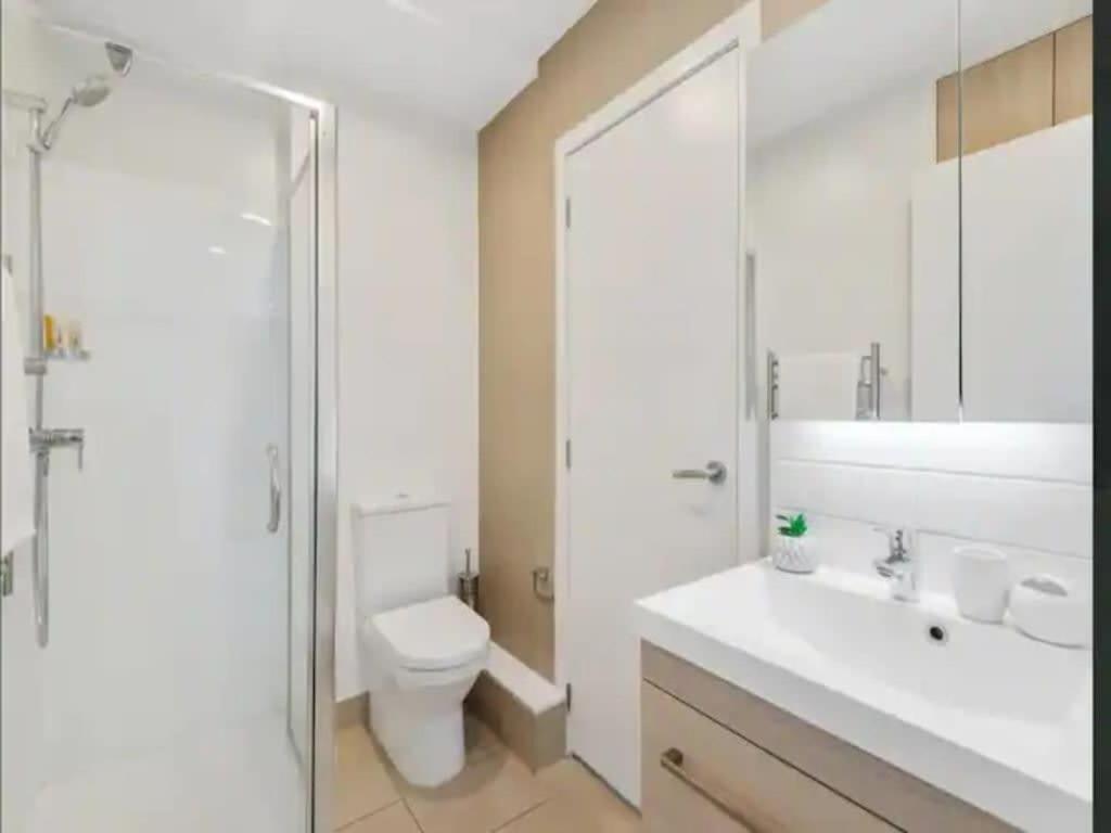 Just Opposite To Sky Tower , 2 Bed 2 Bath In Cbd Apartment Auckland Ngoại thất bức ảnh